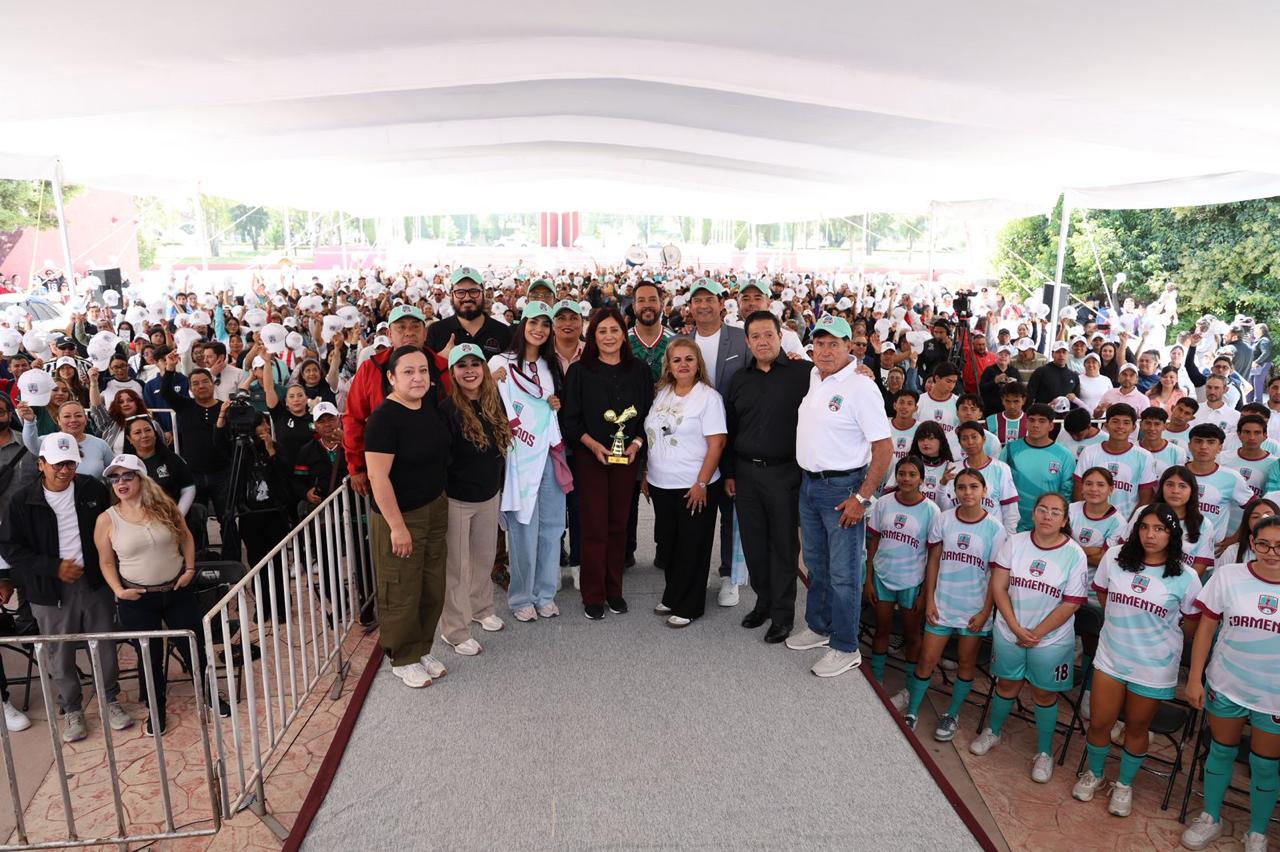 Alcaldesa Rosi Wong impulsa talento deportivo con la presentación del  Atlético Sierra Hermosa de Tercera División