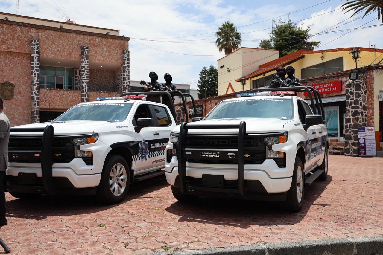 ROSI WONG DA BANDERAZO DE SALIDA A NUEVAS UNIDADES PARA LA GUARDIA CIVIL DE TECÁMAC