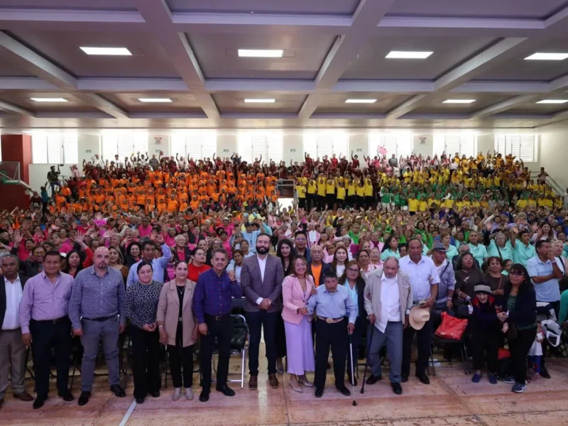 En Tecámac reconocen a los abuelitos de más de 100 años de edad, en el Día Mundial de las Personas Adultas Mayores