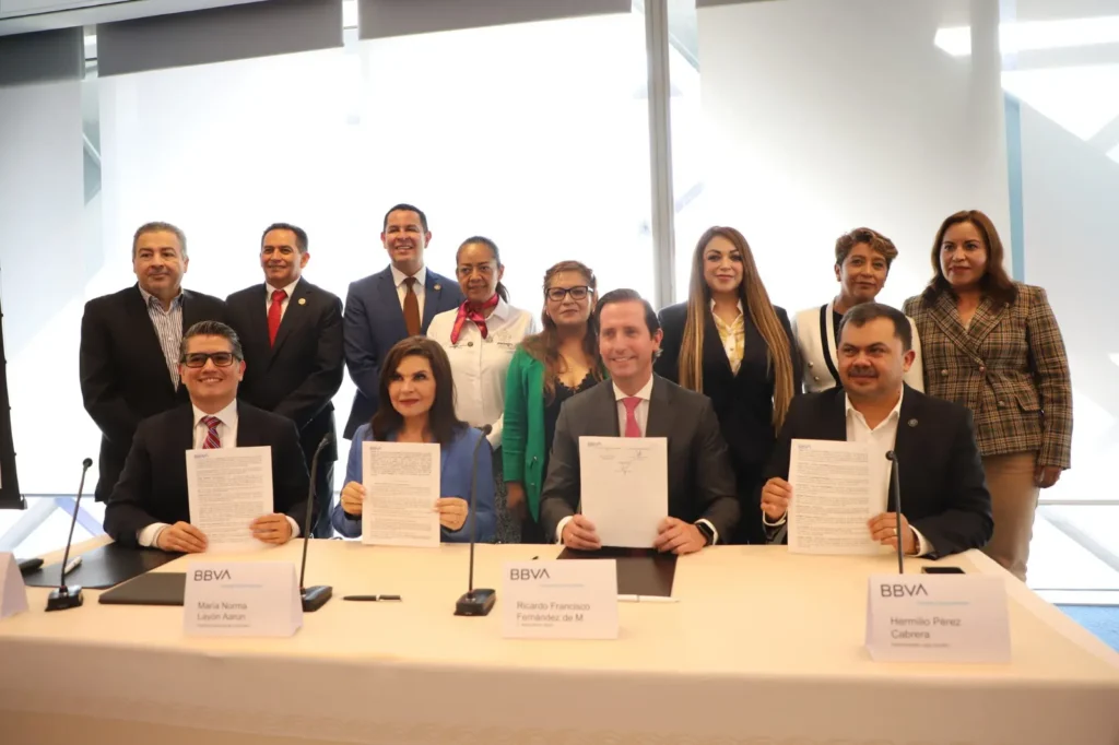 Participa Alcaldesa de Tecámac en la Firma de Convenio de Colaboración Entre AALMAC y BBVA