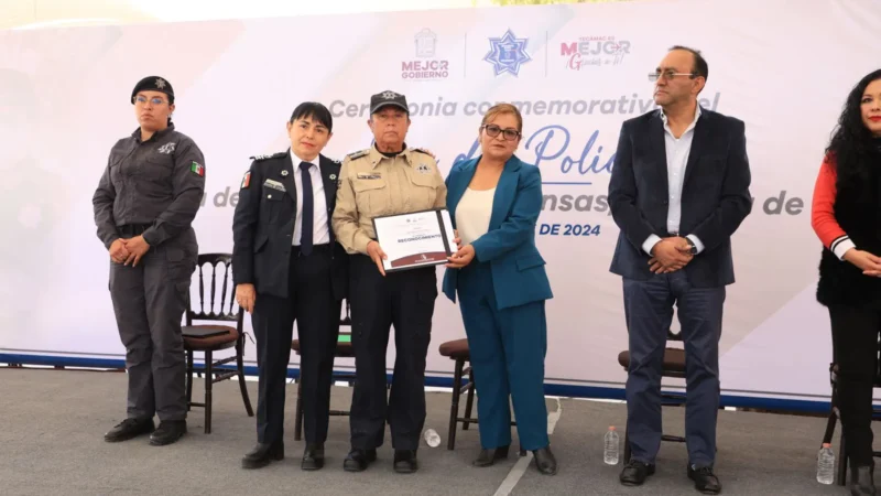 Entrega Gobierno de Tecámac Estímulos y Reconocimientos a 95 Elementos de la Guardia Civil