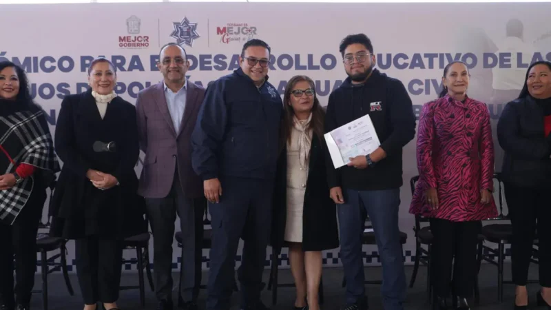 Entrega Gobierno de Tecámac Estímulos Económicos a 228 Hijos Estudiantes de Policías