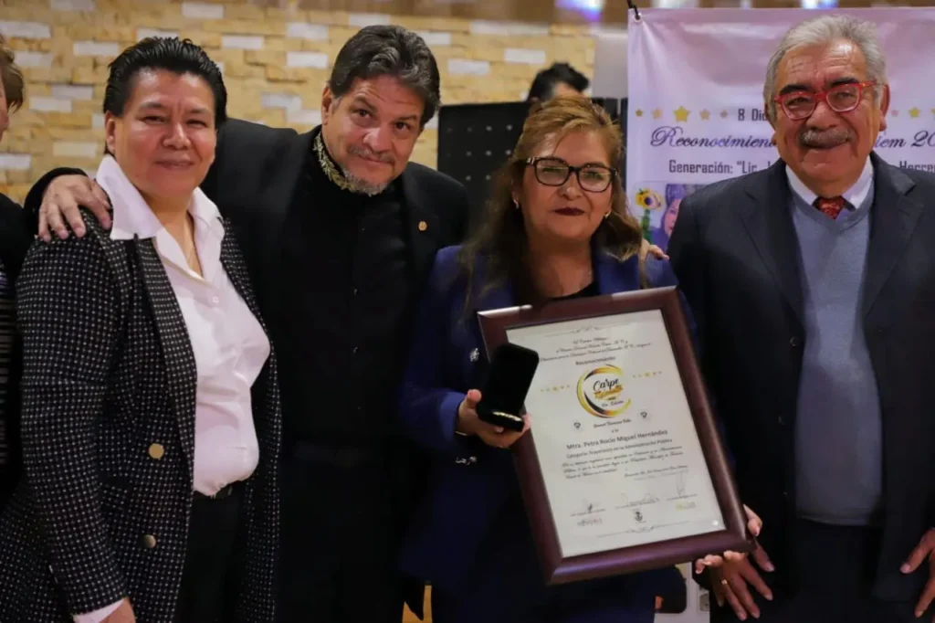 Otorgan a Rocío Miguel Hernández el Reconocimiento Carpe Diem