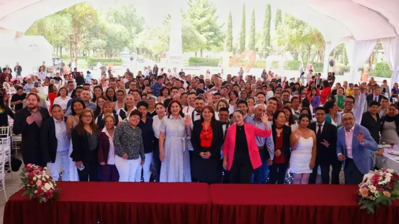 Dan el “Sí” 71 parejas en las Bodas del Bicentenario en Tecámac, en el Día del Amor y la Amistad