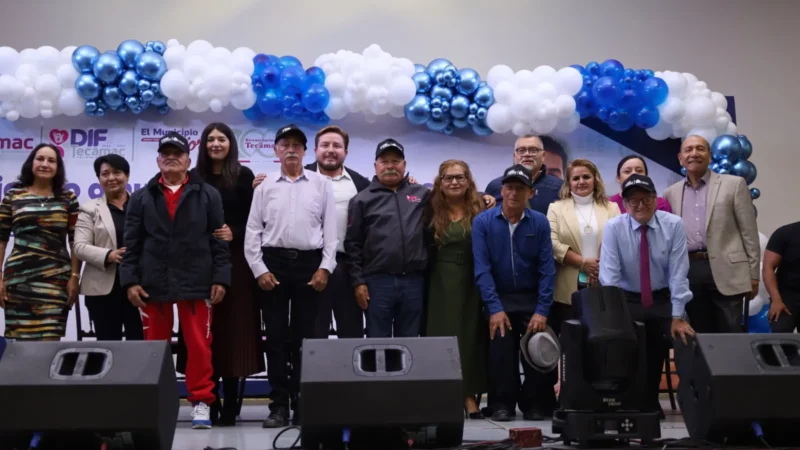 El DIF de Tecámac Celebra a 237 Papás con Emotivo Festejo