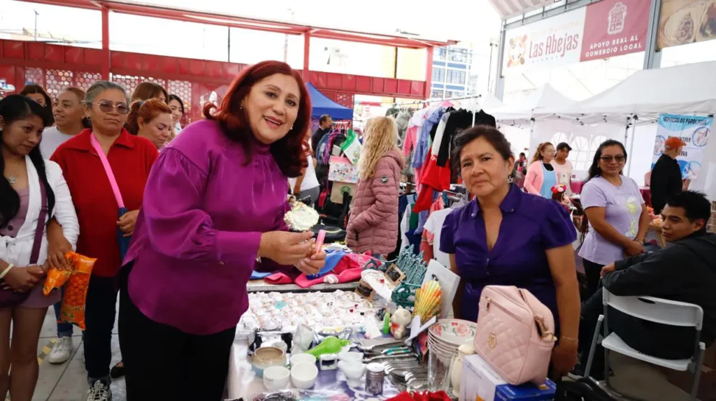 Inaugura Rosi Wong el “Bazar de las Mujeres del Bicentenario”